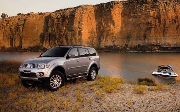 Mitsubishi Challenger XLS Cool Silver River