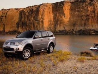Mitsubishi Challenger XLS Cool Silver River