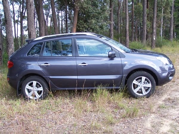 2011 Renault Koleos Privelege external side view