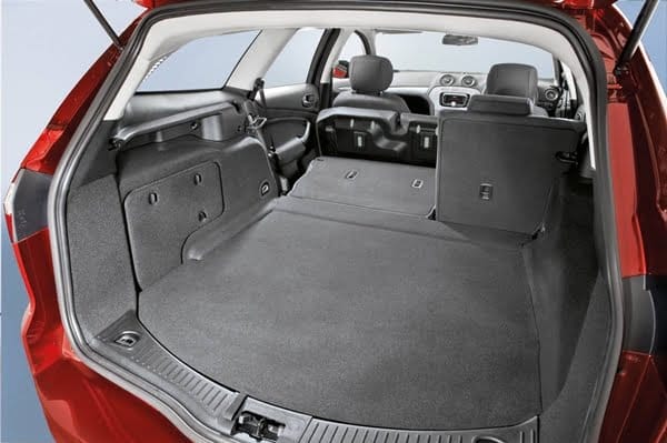Ford MB Mondeo Zetec wagon space Ford MB Mondeo Zetec wagon