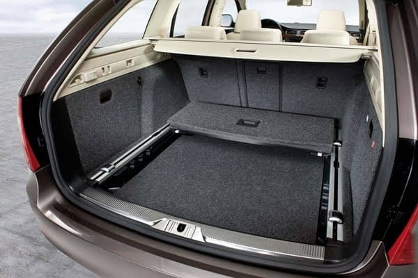 Škoda Superb Estate Elegance false floor rear