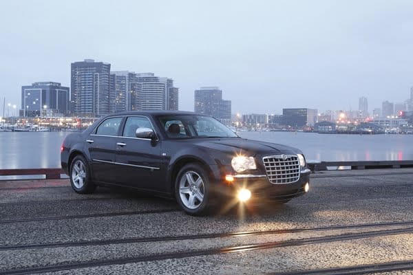 2010 Chrysler 300C 57 L V8 HEMI 