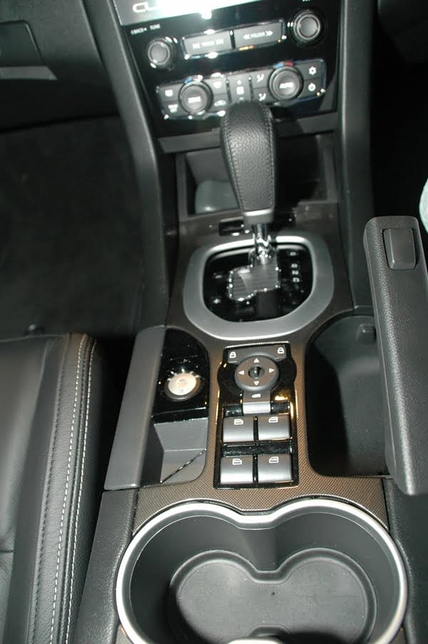 2011 HSV Clubsport R8 LPI internal 1