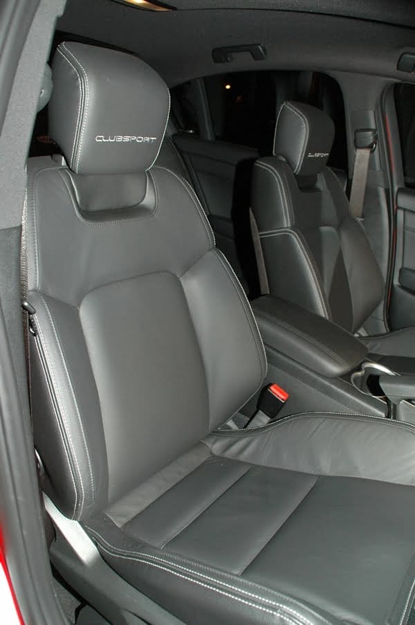 2011 HSV Clubsport R8 LPI internal 1