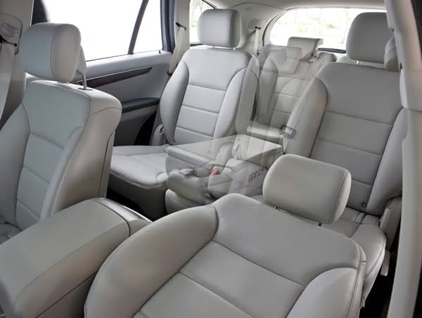 2011 Mercedes-Benz R 300 rear seats