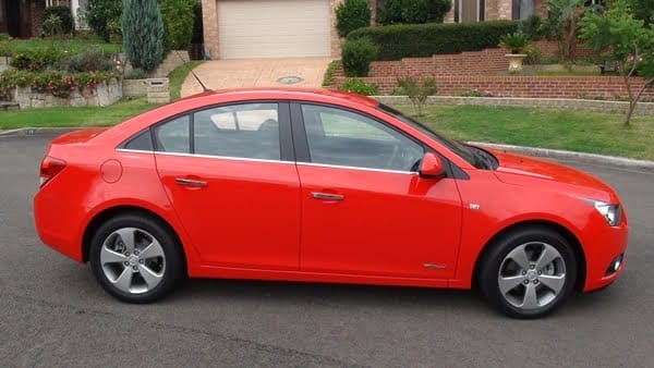 Holden Cruze CDX external side