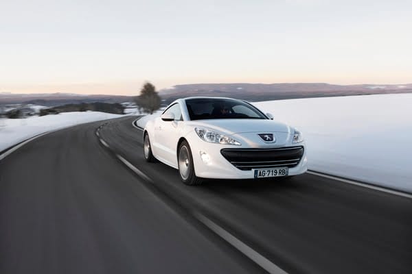 Peugeot RCZ front profile