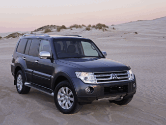 2011 Mitsubishi Pajero Exceed 3.2 DiD ext Front