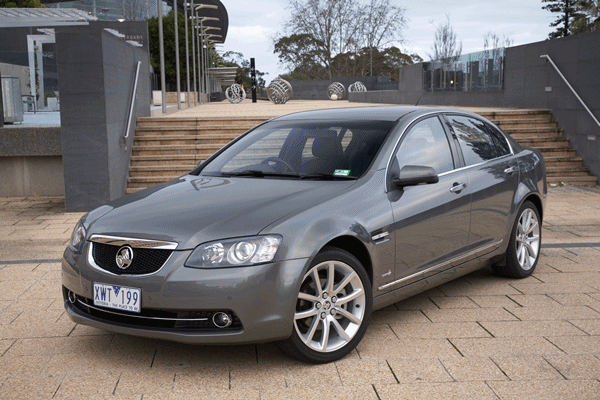 2011 Holden Commodore VE Series II Calais-V Sedan EXTERIOE FRONT SIDE 2