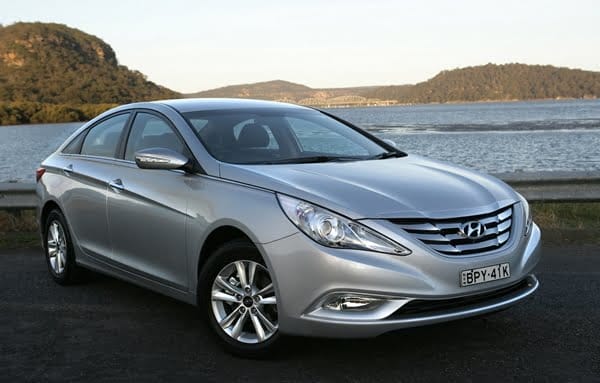 2011 Hyundai i45 Active external side front 2