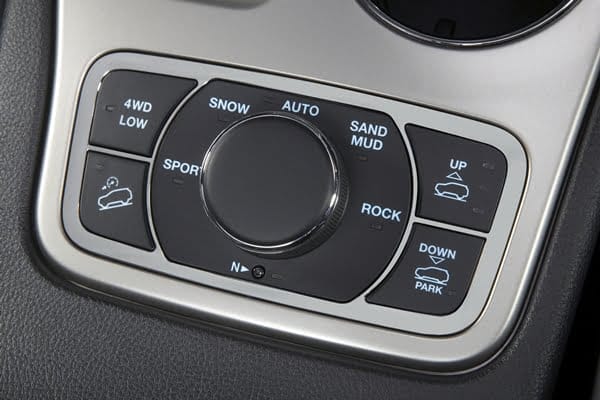 2011 Jeep Grand Cherokee Laredo select trac 600