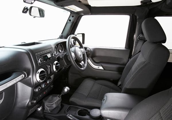 2011 Jeep Wrangler Unlimited front seats