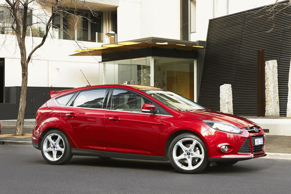 2011 Ford Focus Titanium front side