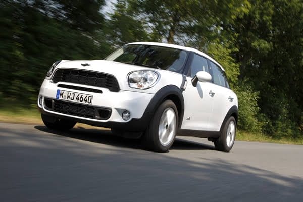 Mini Cooper S Countryman FWD Photo 3 front shot 2 600