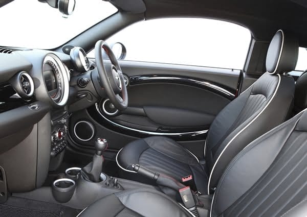 2012 MINI Coupé front seats