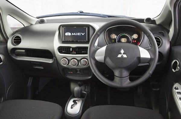 Mitsubishi i-MiEV 3 dash view 600 Mitsubishi i-MiEV 3 dash view 600