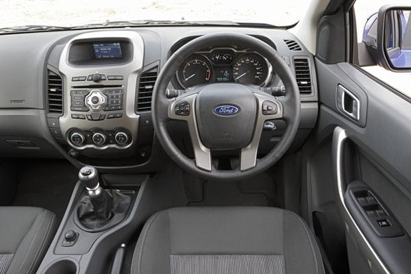 Ford Ranger XLT 3.2L 6 Speed Manual dash