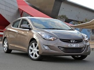 Hyundai Elantra Premium Exterior