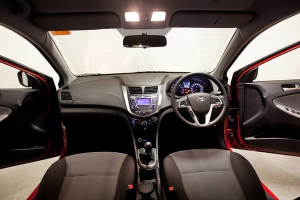 Hyundai Accent Active dash 1 Hyundai Accent Active dash 1