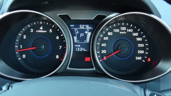 Hyundai Veloster dash instruments