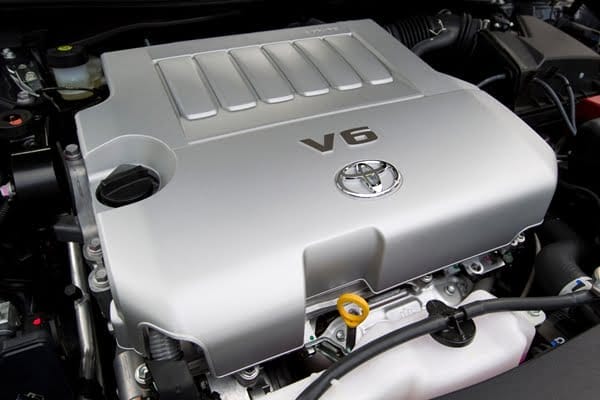 2012 Toyota Aurion engine bay