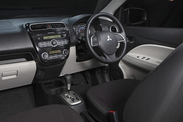 Article 2013  Mirage LS Mulberry interior 1