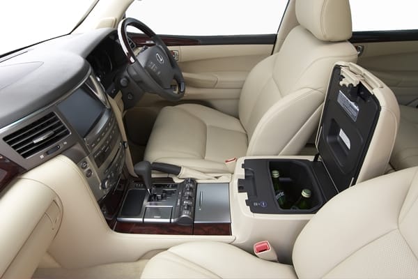 2012 Lexus LX 570 cool box