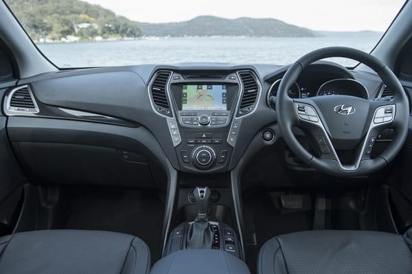 Hyundai Santa Fe Highlander INT Hyundai Santa Fe Highlander INT