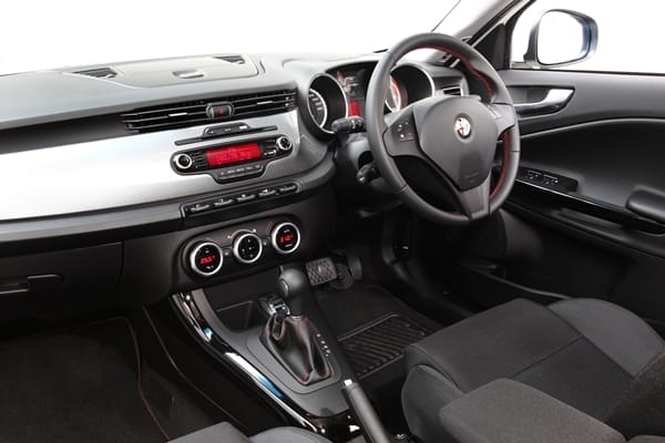 2013 Alfa Romeo Giulietta JTDm dash 2013 Alfa Romeo Giulietta JTDm dash