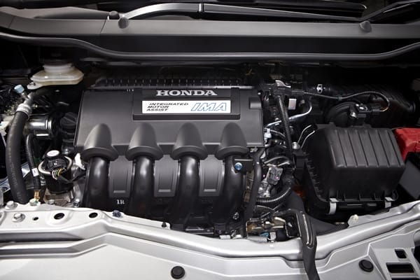 2013 Honda Jazz Hybrid engine