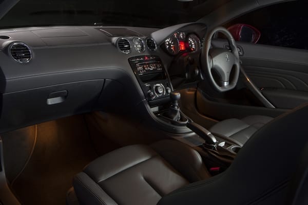 2013 Peugeot RCZ Sports Coupé interior