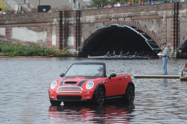 MINI Convertible boat 