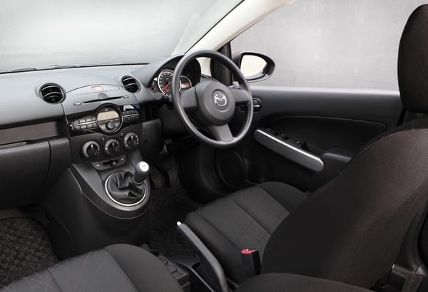 2013 Mazda2 Neo dash