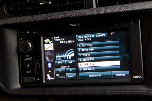 2012 Toyota Prius c i-Tech touch-screen audio