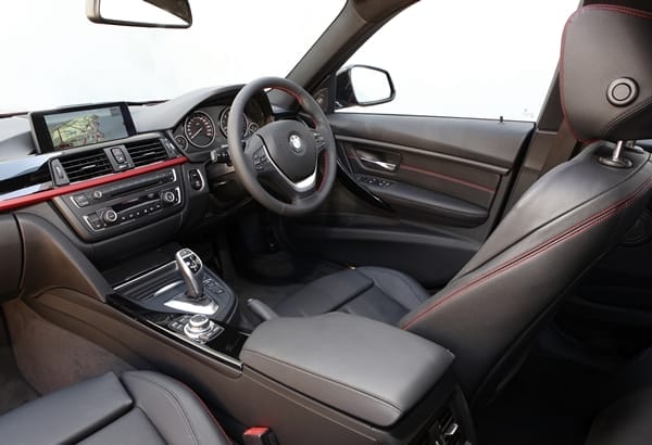 BMW 320i Sport Sedan