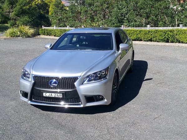 2013 Lexus LS F Sport