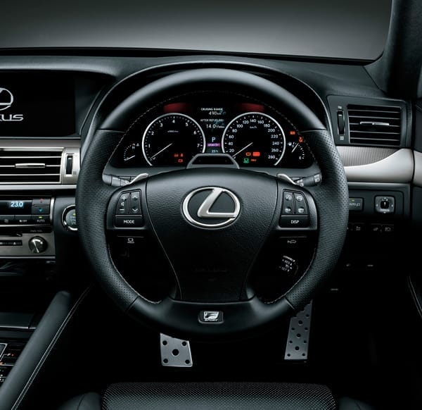 2013 Lexus LS F Sport