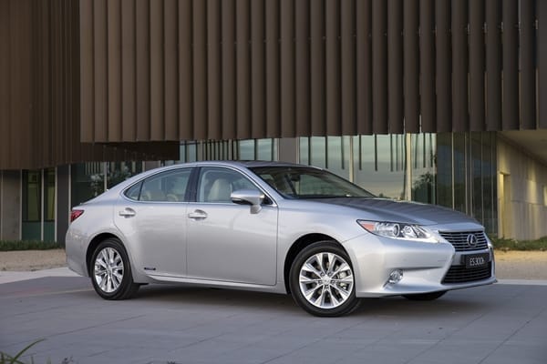 Lexus ES