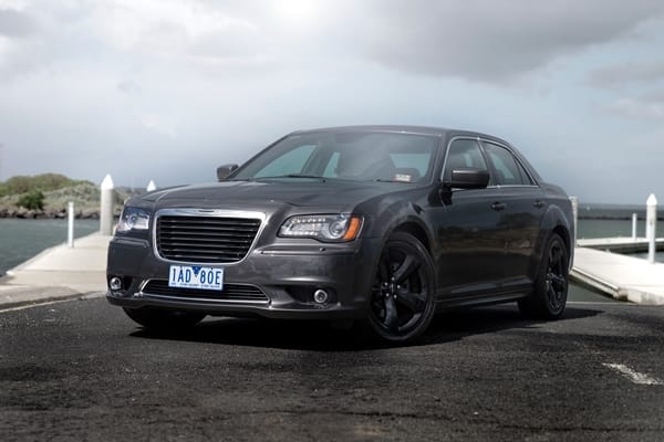 2014 Chrysler 300S badge