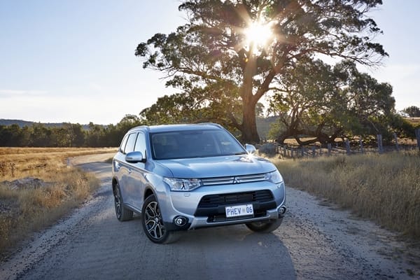 Mitsubishi Outlander PHEV AWD SUV