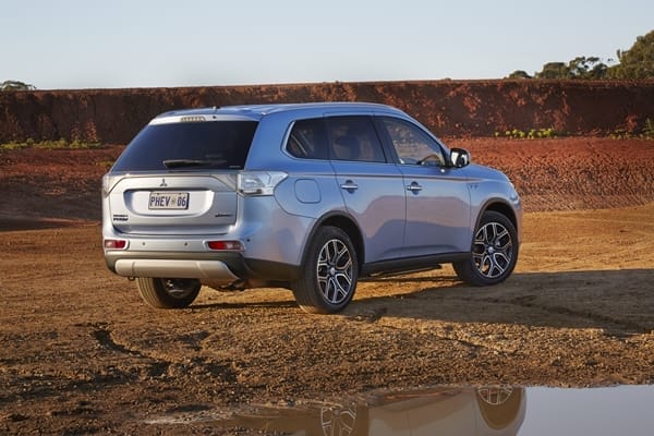 Mitsubishi Outlander PHEV AWD SUV