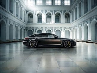 Porsche Panamera Exclusive side