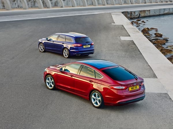 2015 Ford Mondeo rear