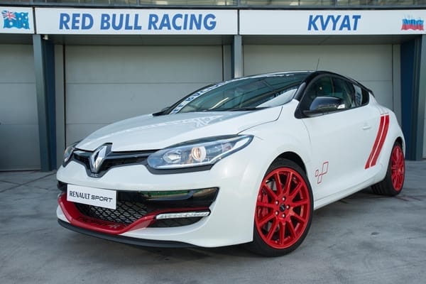 Renault Megane R.S. 275 Trophy-R  front qtr