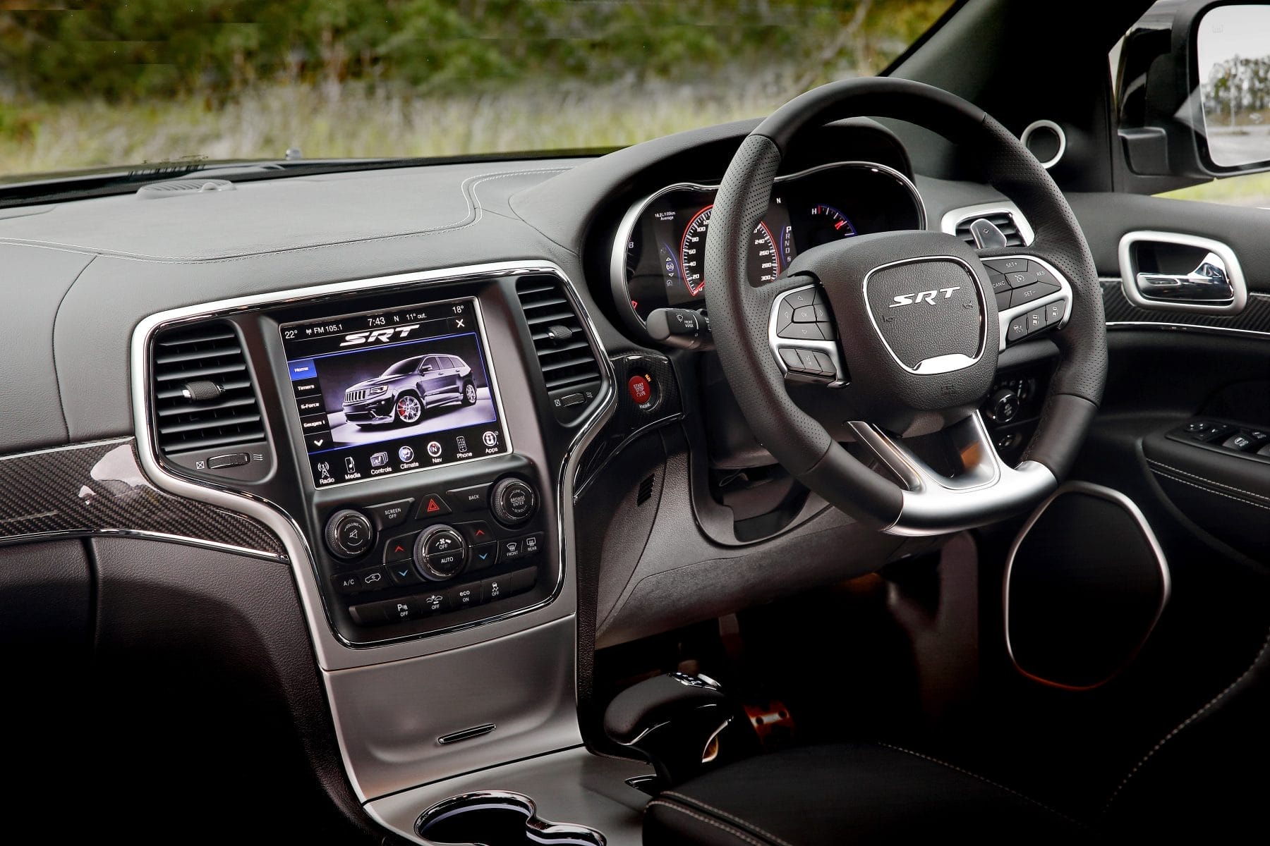 Grand Cherokee SRT interior 2