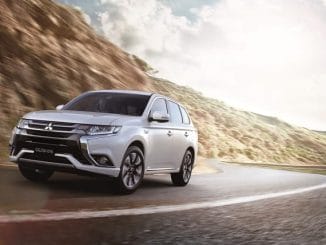Mitsubishi Outlander PHEV front