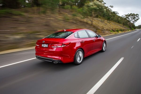 2016 Kia Optima Si in action.