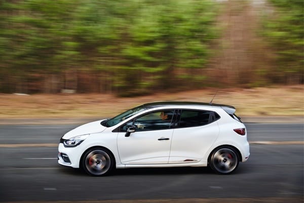 Renault Clio R.S. 220 Trophy 