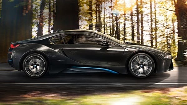 BMW I8 side driving