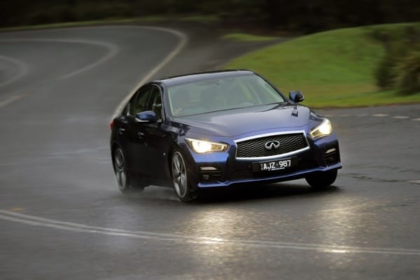 Infiniti Q50 sedan 